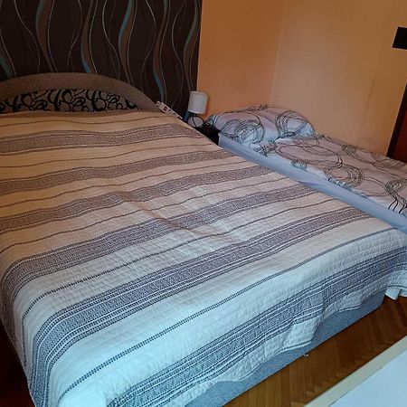 Szuzanna Fenyves Panzio Bed & Breakfast Siofok Ngoại thất bức ảnh