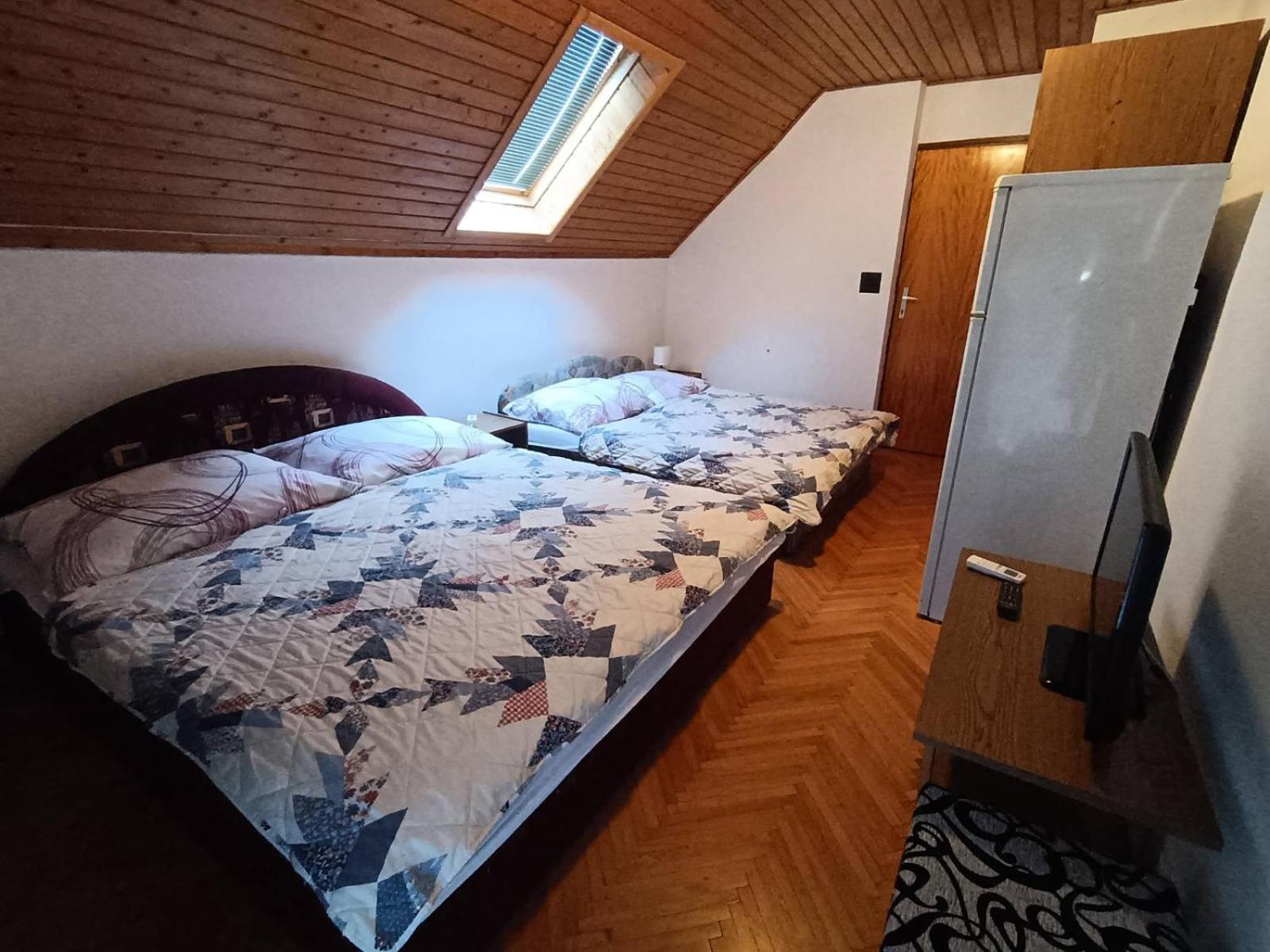 Szuzanna Fenyves Panzio Bed & Breakfast Siofok Ngoại thất bức ảnh