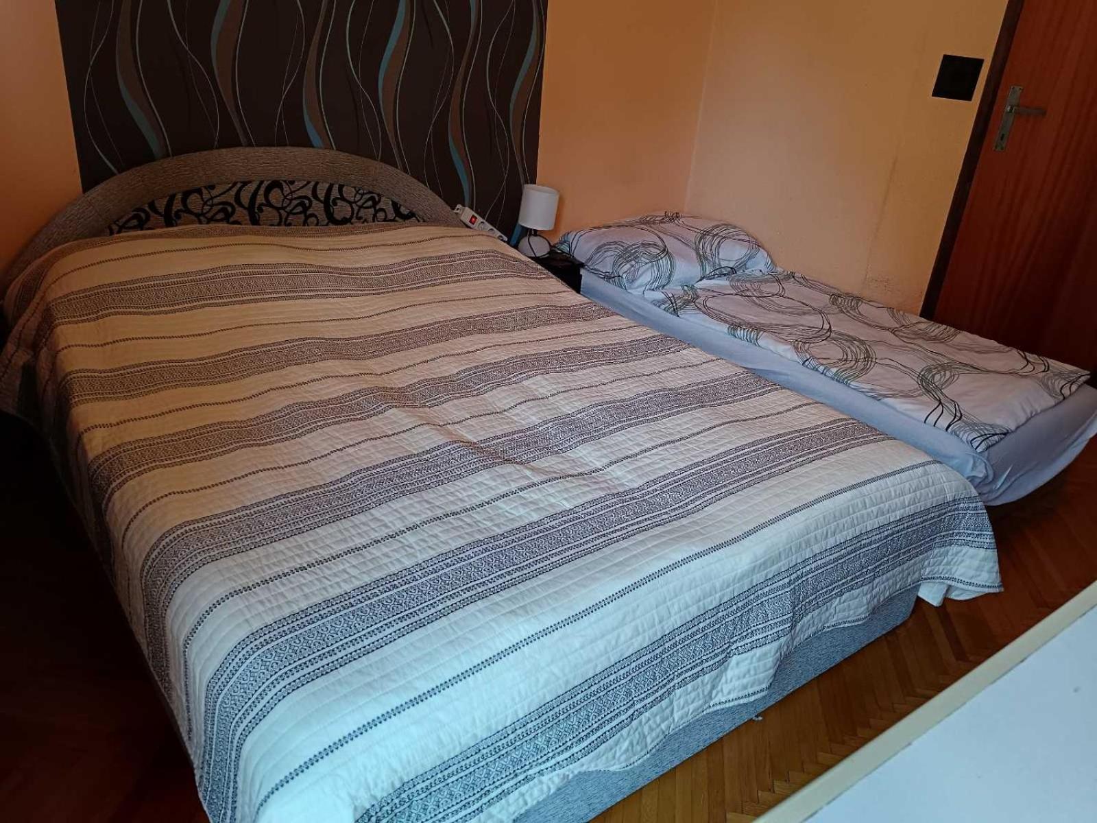 Szuzanna Fenyves Panzio Bed & Breakfast Siofok Ngoại thất bức ảnh